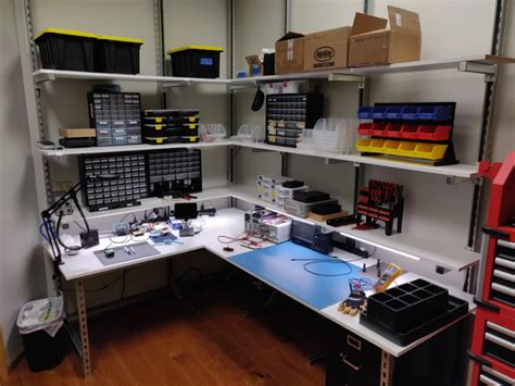 electronic repair workbench